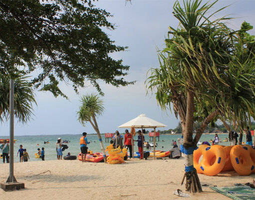 Liburan Akhir Pekan di Pantai Bandengan Pantai Bandengan