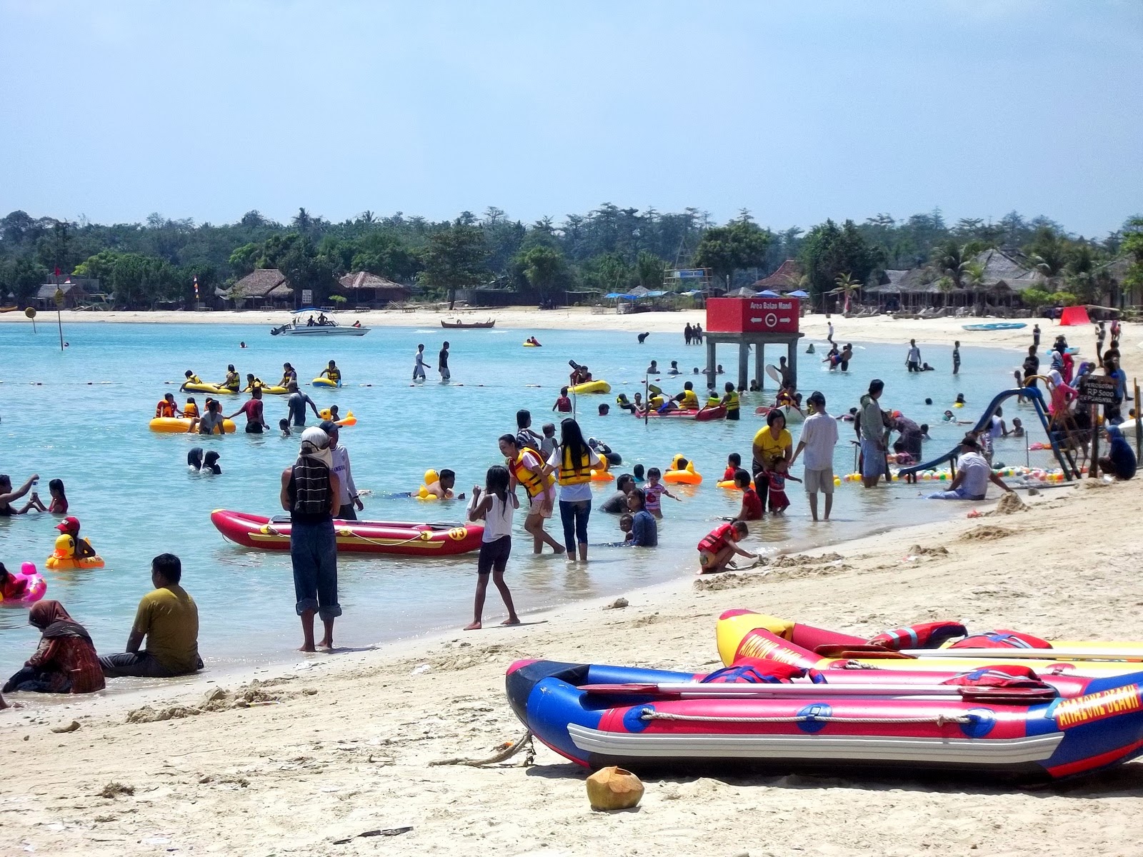 Pantai-Bandengan.