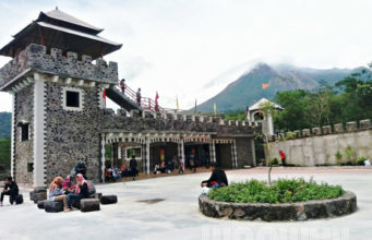 Kliping Wisata ke Lost World Castle dan Merapi Park Yogyakarta : Traveling yang Paling Seru Lost World Castle