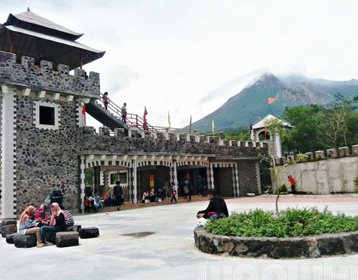 Kliping Wisata ke Lost World Castle dan Merapi Park Yogyakarta : Traveling yang Paling Seru Lost World Castle