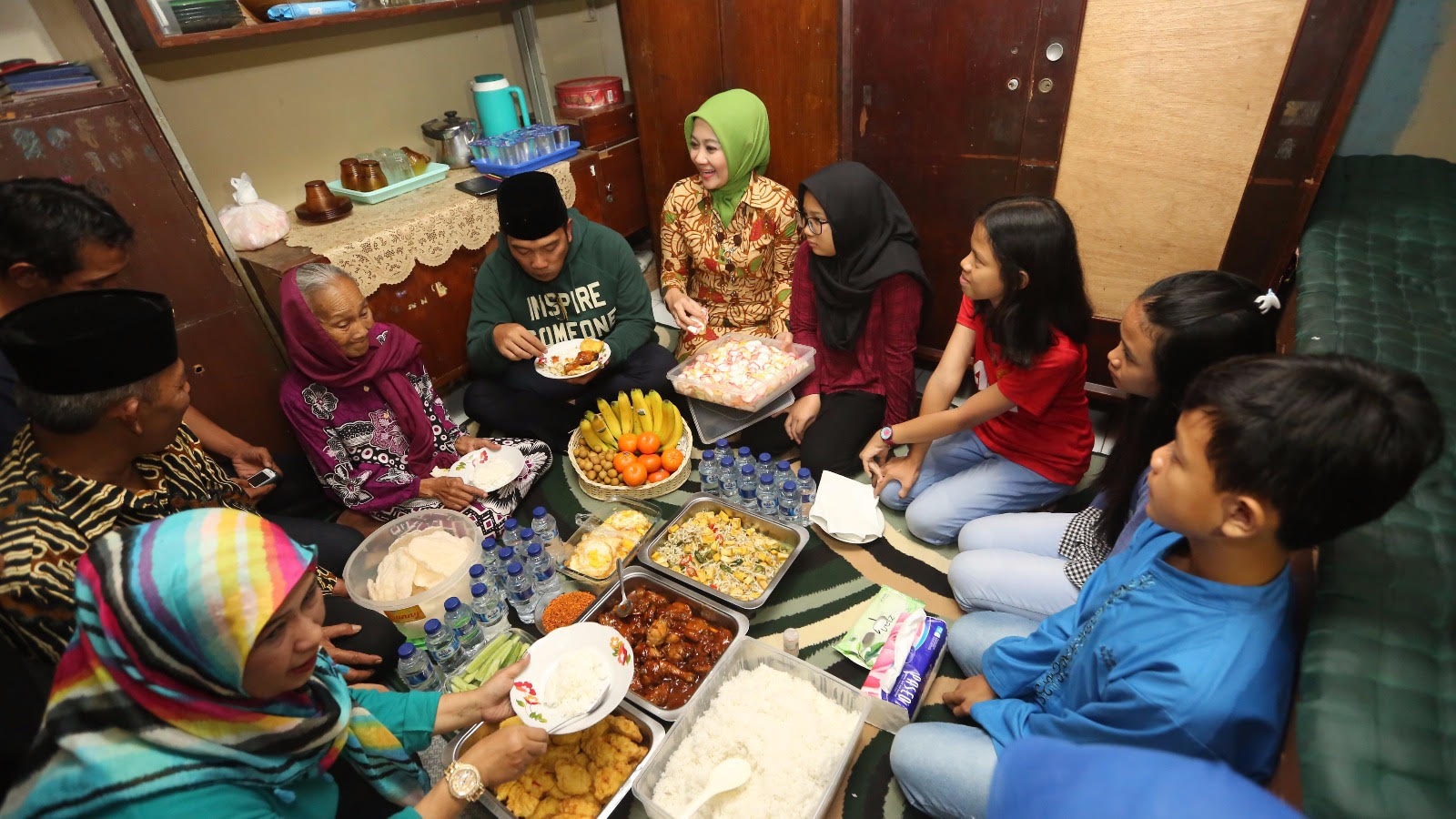 makan bersama