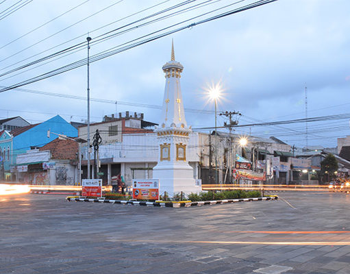 4 Wisata Bersejarah di Yogyakarta Tugu Jogja - berliburan.com