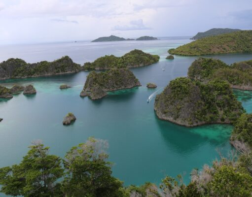 Indahnya Raja Ampat di Bumi Papua Barat Indonesia