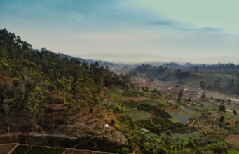 8 Destinasi Wisata Paling Hits Di Bandung 2024